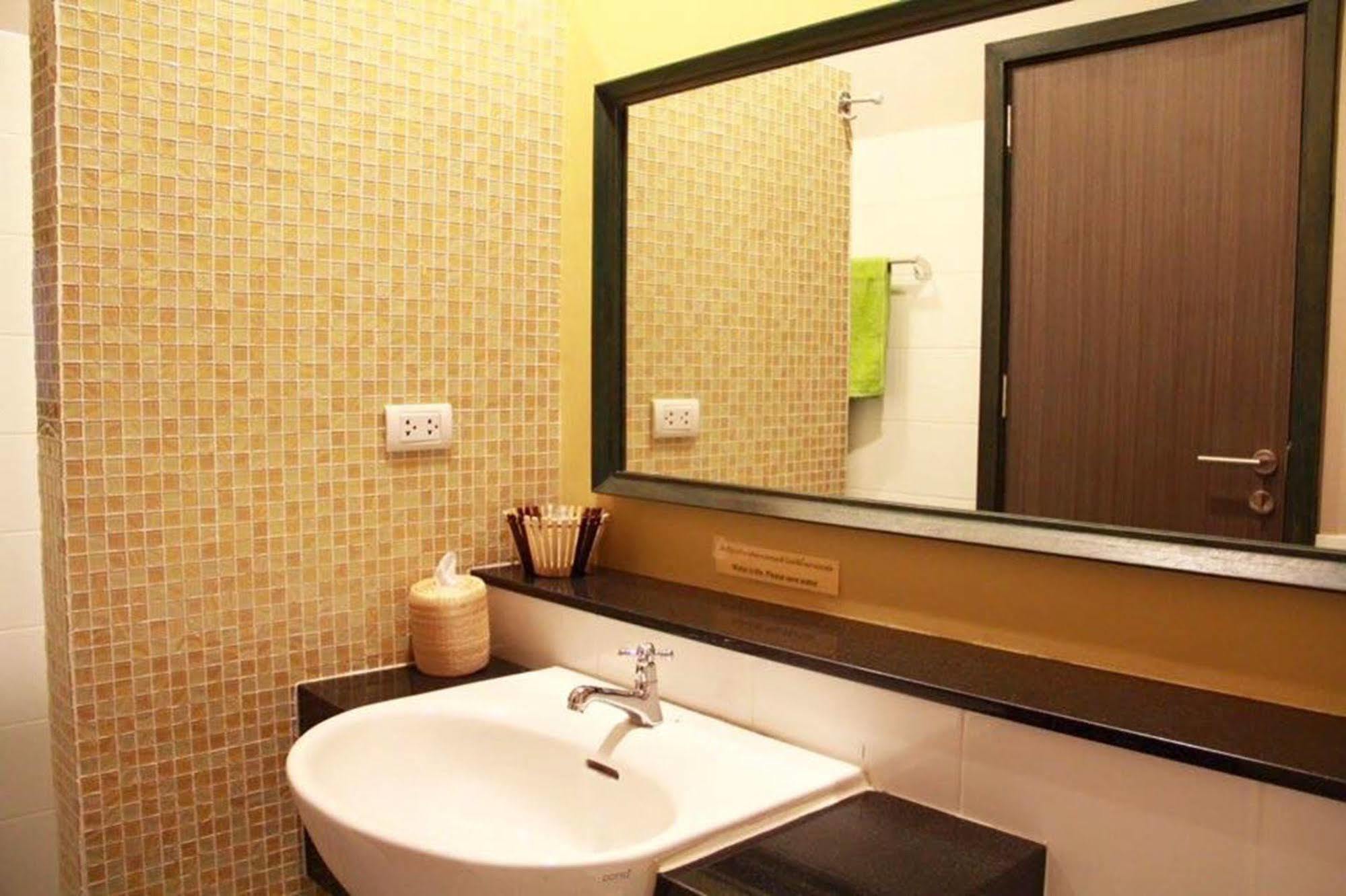 Mulberry House Hotel Pak Thong Chai Eksteriør billede